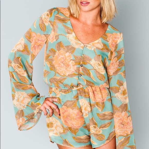 (SOLD) SMYM Miss Magnolia Romper - Picture 2 of 3